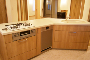 �_�C�j���O�X�y�[�X